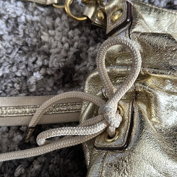 Gold leather coach purse - Picture 6 of 6